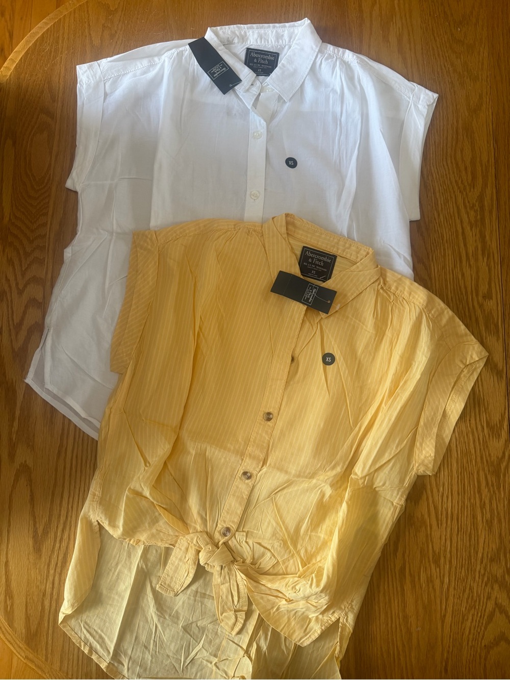 NWT Abercrombie & Fitch XS White / Yellow Stripe Button Up Short Sleeve Shirts